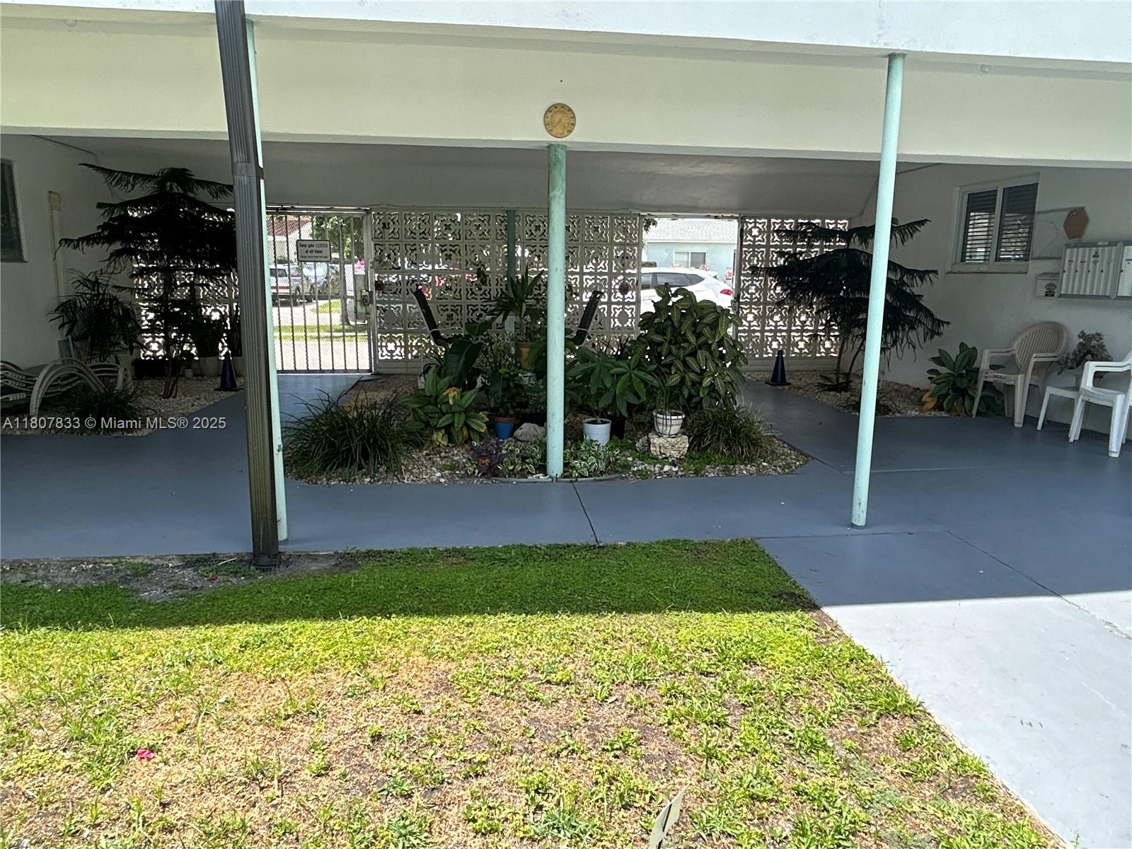 1717 Rodman St #18, Hollywood, Florida image 15