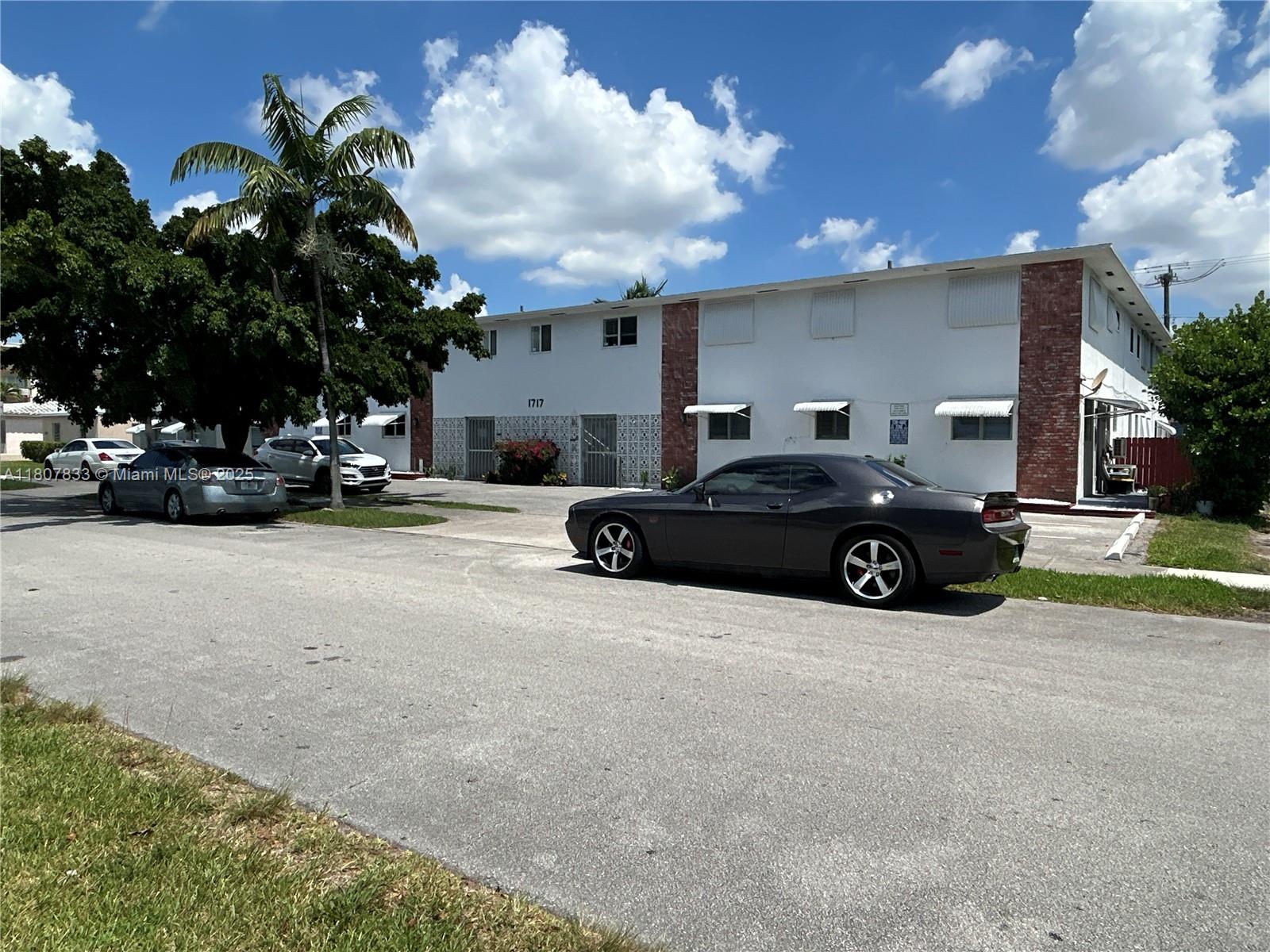 1717 Rodman St #18, Hollywood, Florida image 16