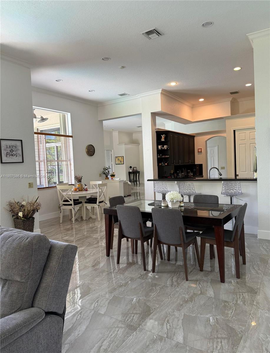 3700 Oak Ridge Ln, Weston, Florida image 6