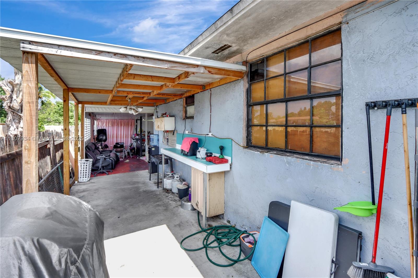 15803 NW 47th Ave