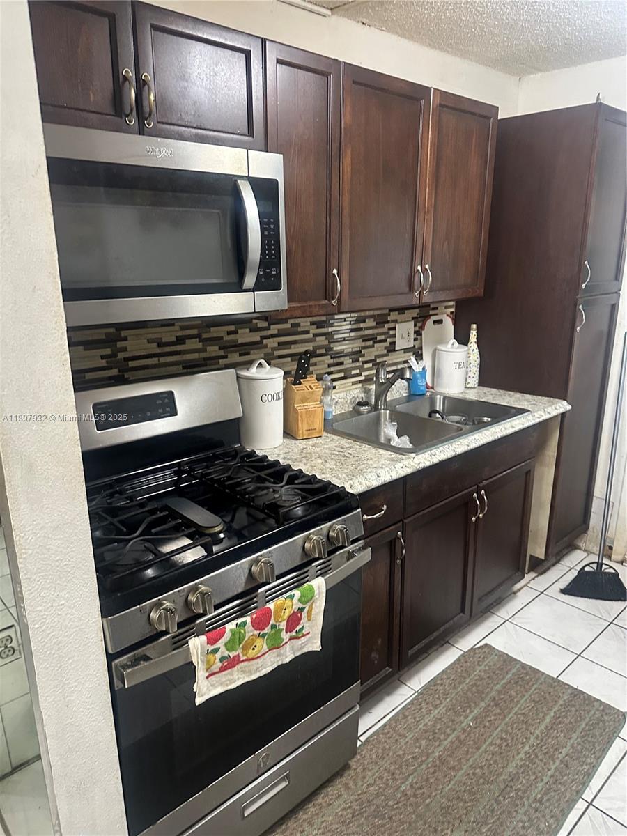 70 NE 202nd Ter #T32, Miami Gardens, Florida image 6