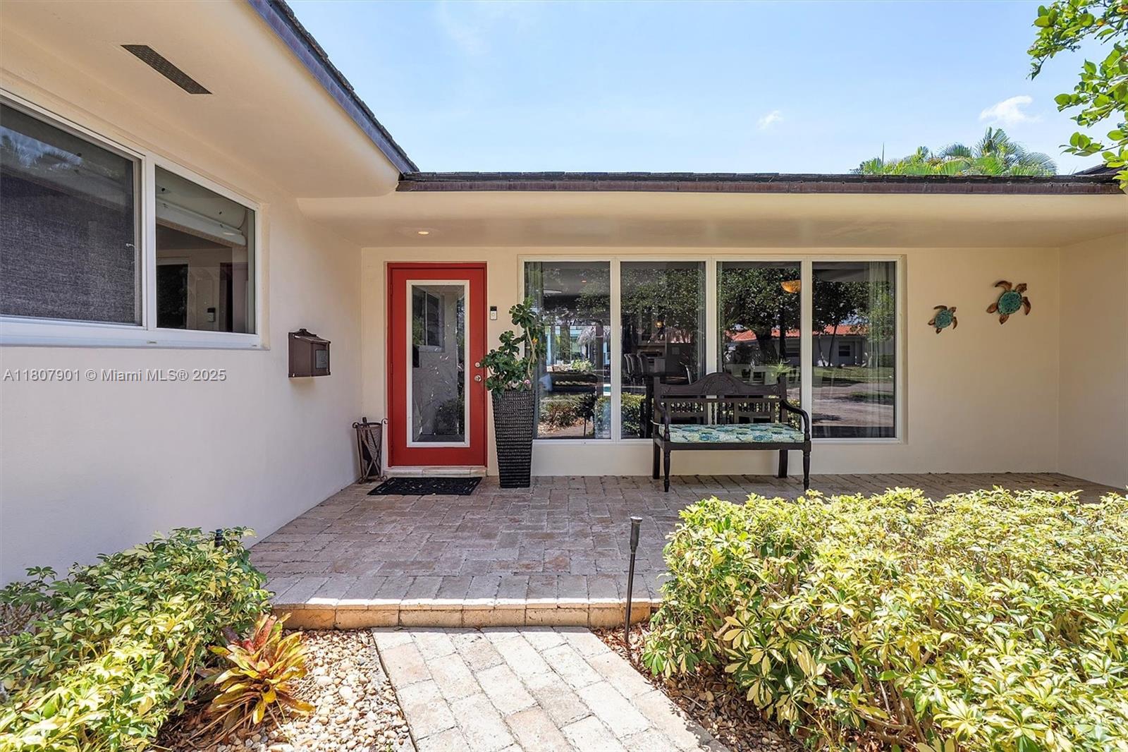 13105 Coronado Dr, North Miami, Florida image 3