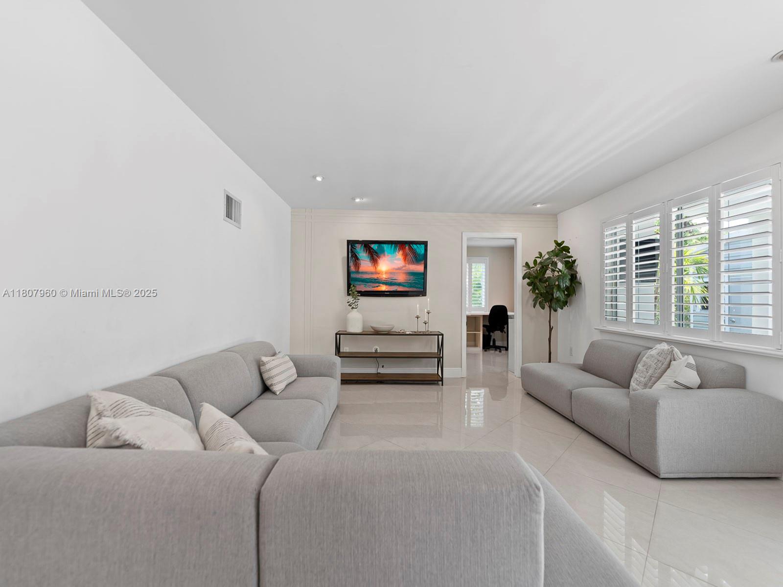 5930 SW 13th Ter, West Miami, Florida image 12