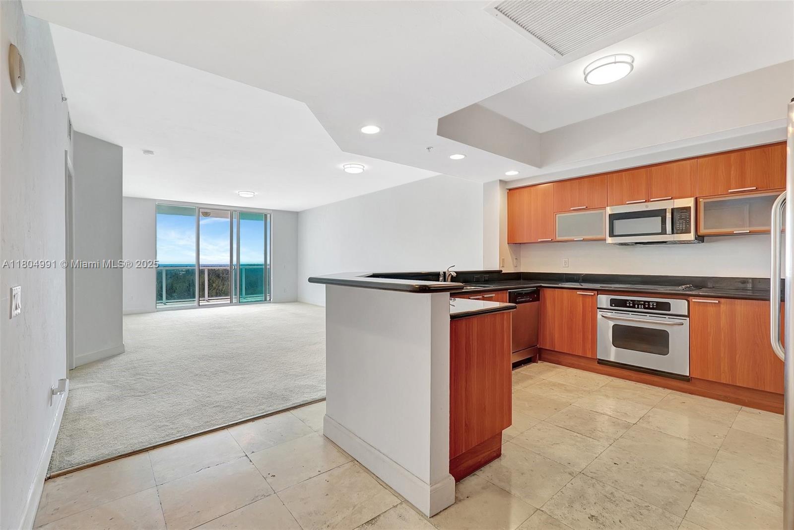 14951 Royal Oaks Ln #1406, North Miami, Florida image 1