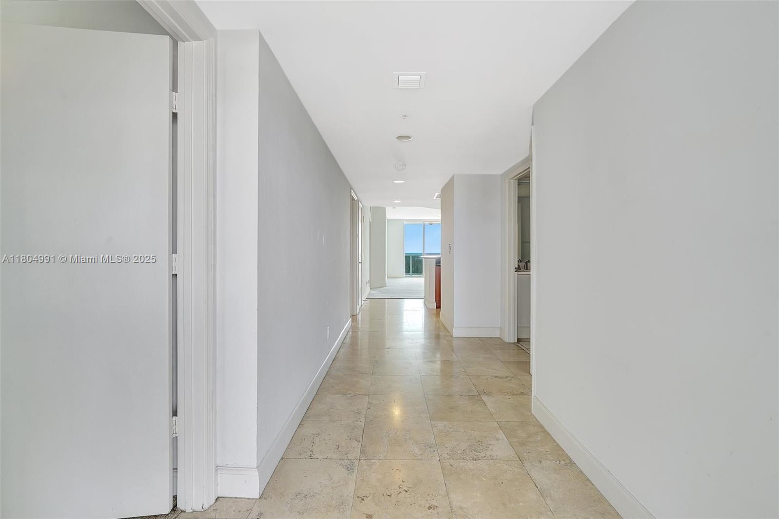 14951 Royal Oaks Ln #1406, North Miami, Florida image 3