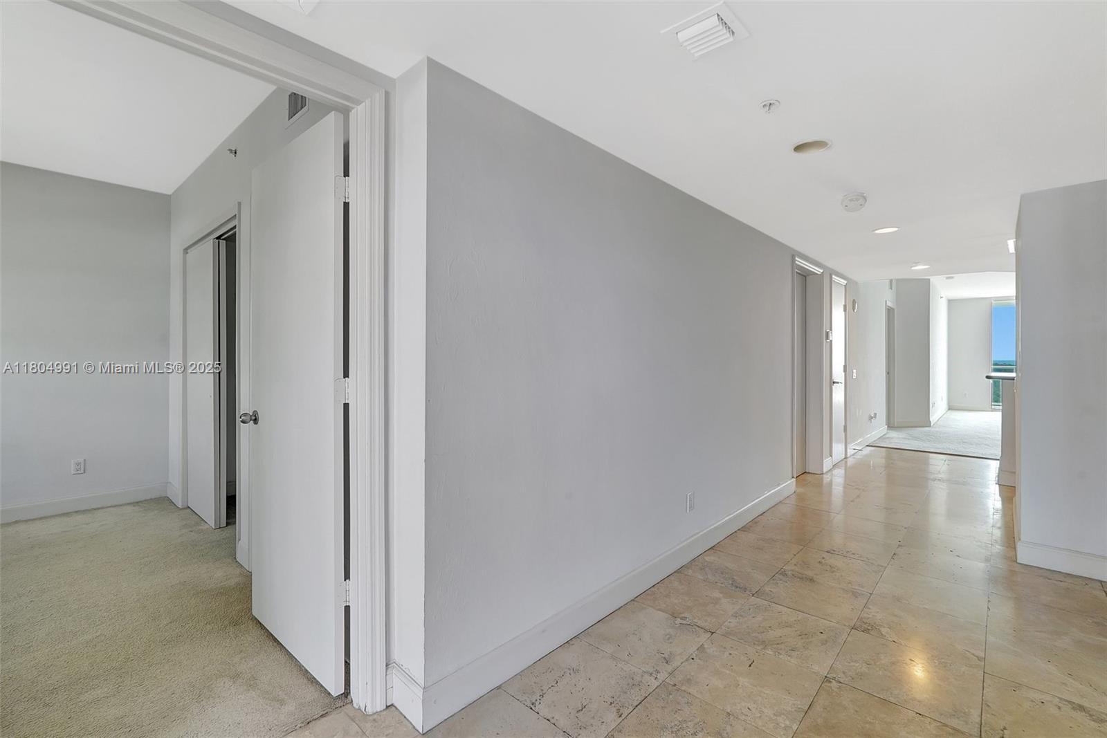 14951 Royal Oaks Ln #1406, North Miami, Florida image 6