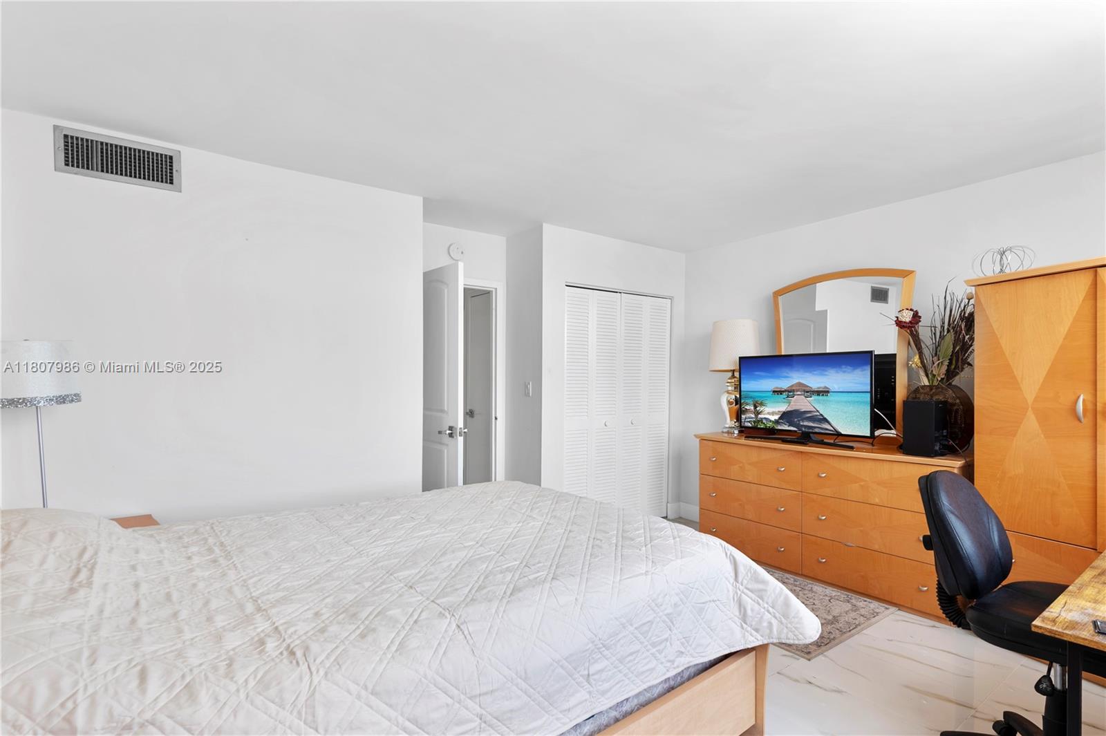 3140 S Ocean Dr #2310, Hallandale Beach, Florida image 19