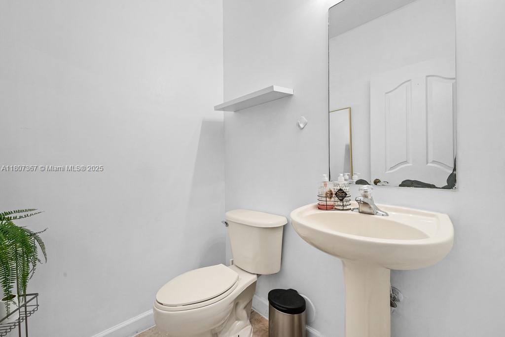 15490 SW 18th Ln, Miami, Florida image 25