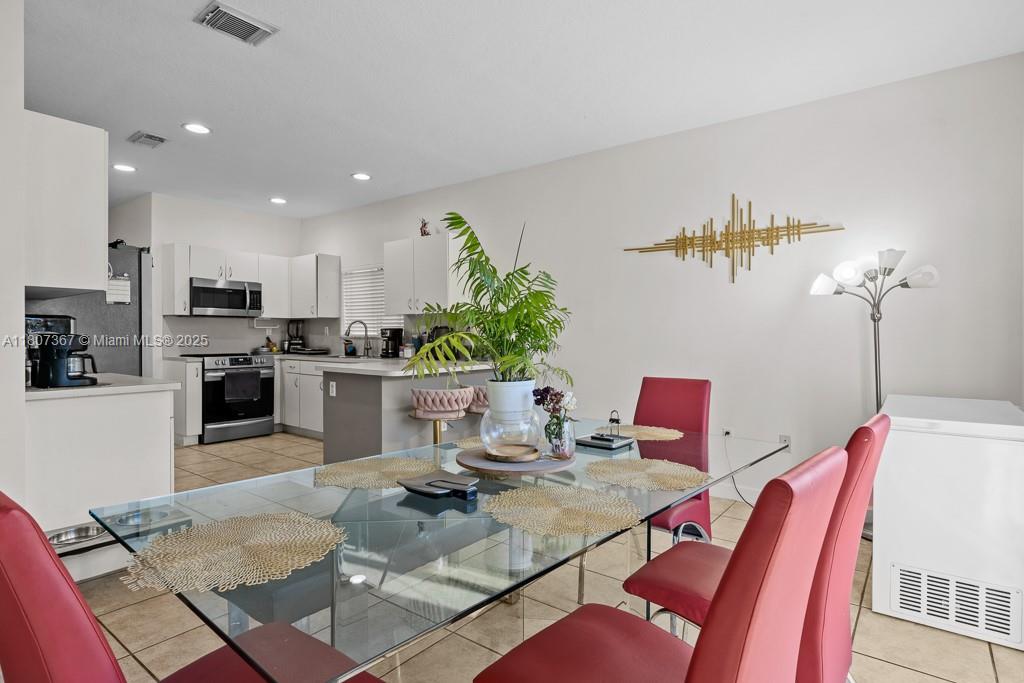 15490 SW 18th Ln, Miami, Florida image 9