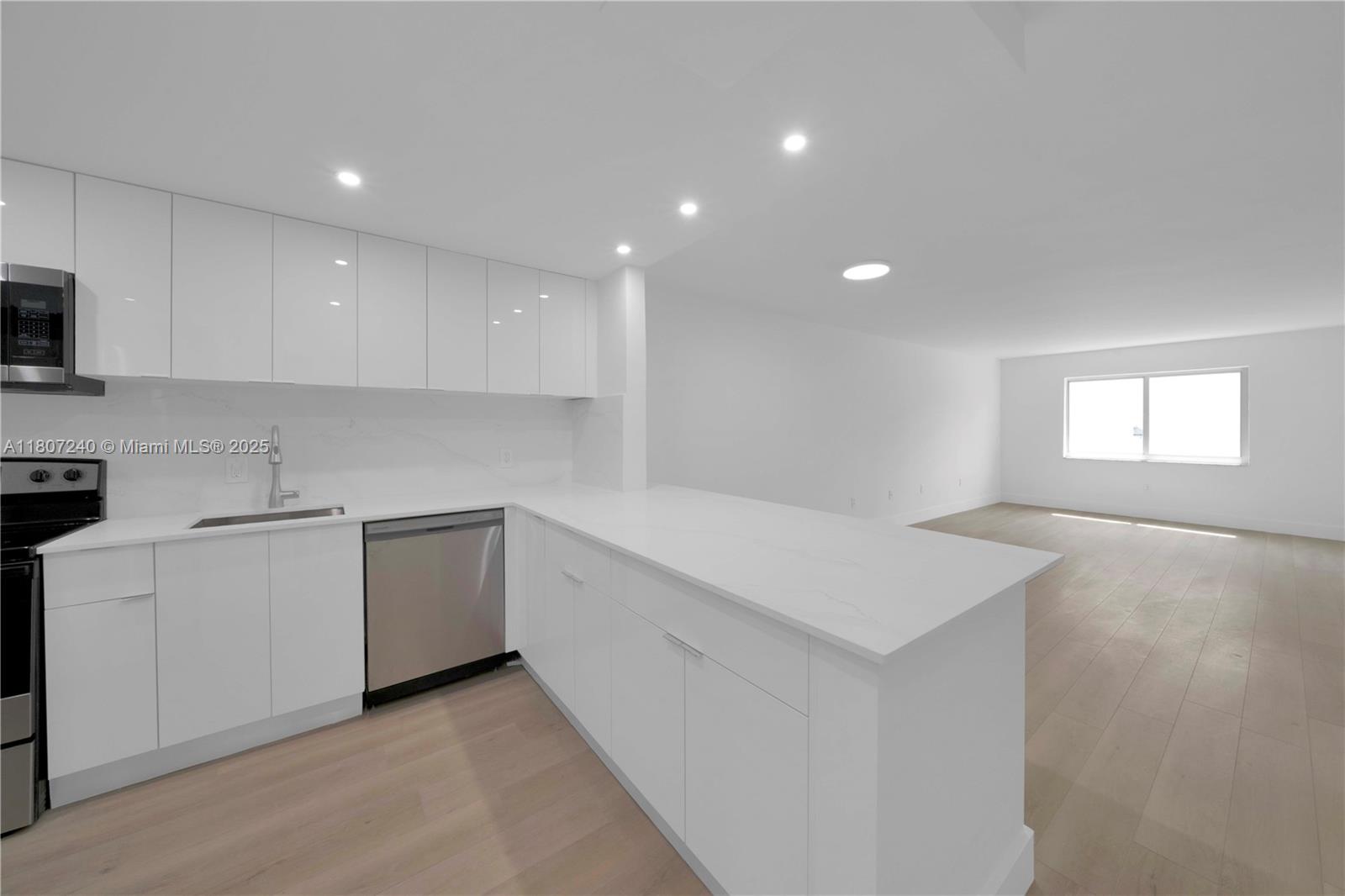 Property photo # 0