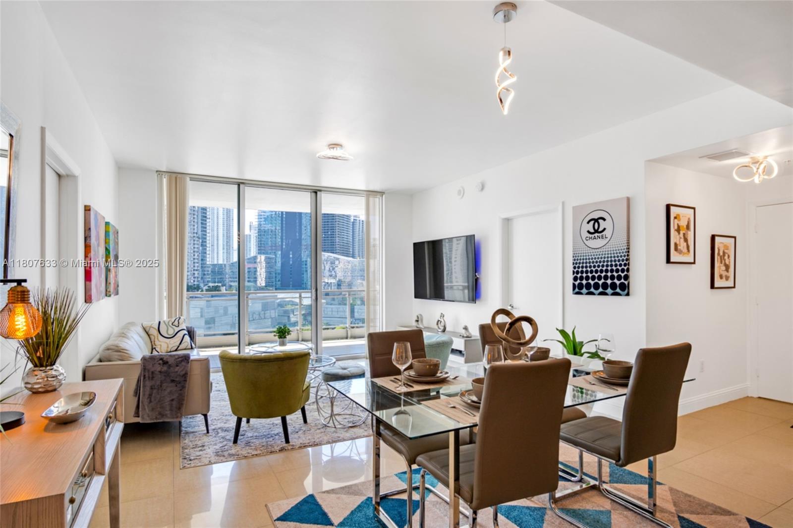 Apartamento para Alugar em Miami, FL