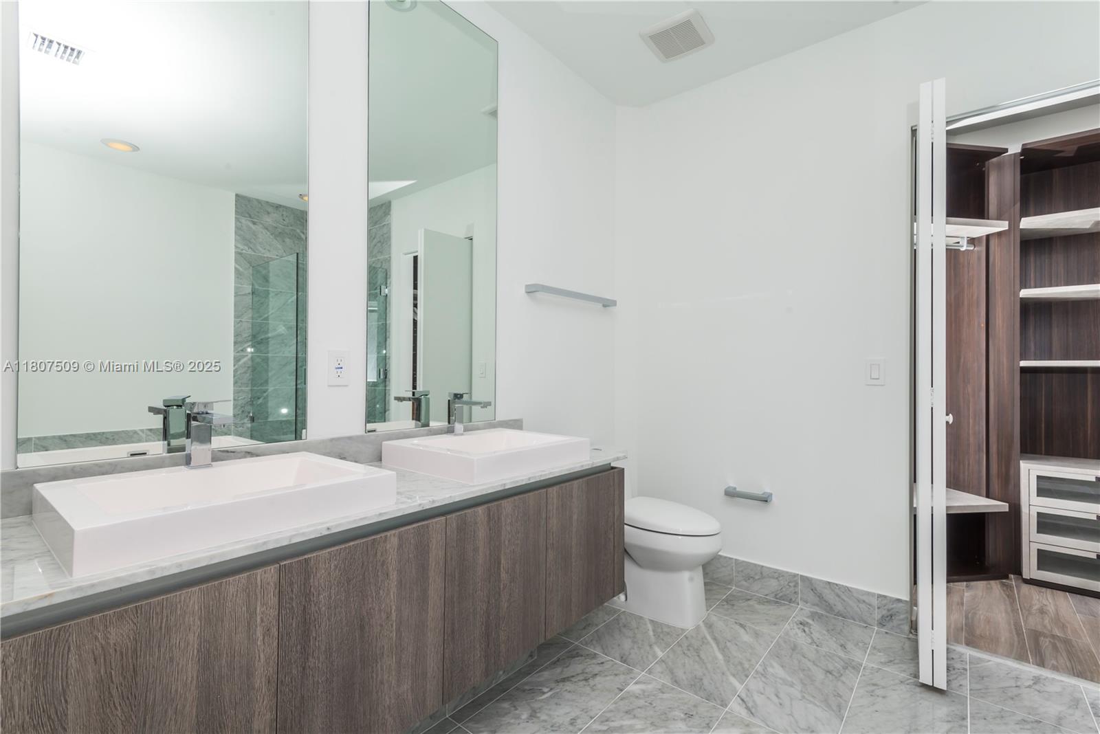 801 S Miami Ave #5005, Miami FL 33130