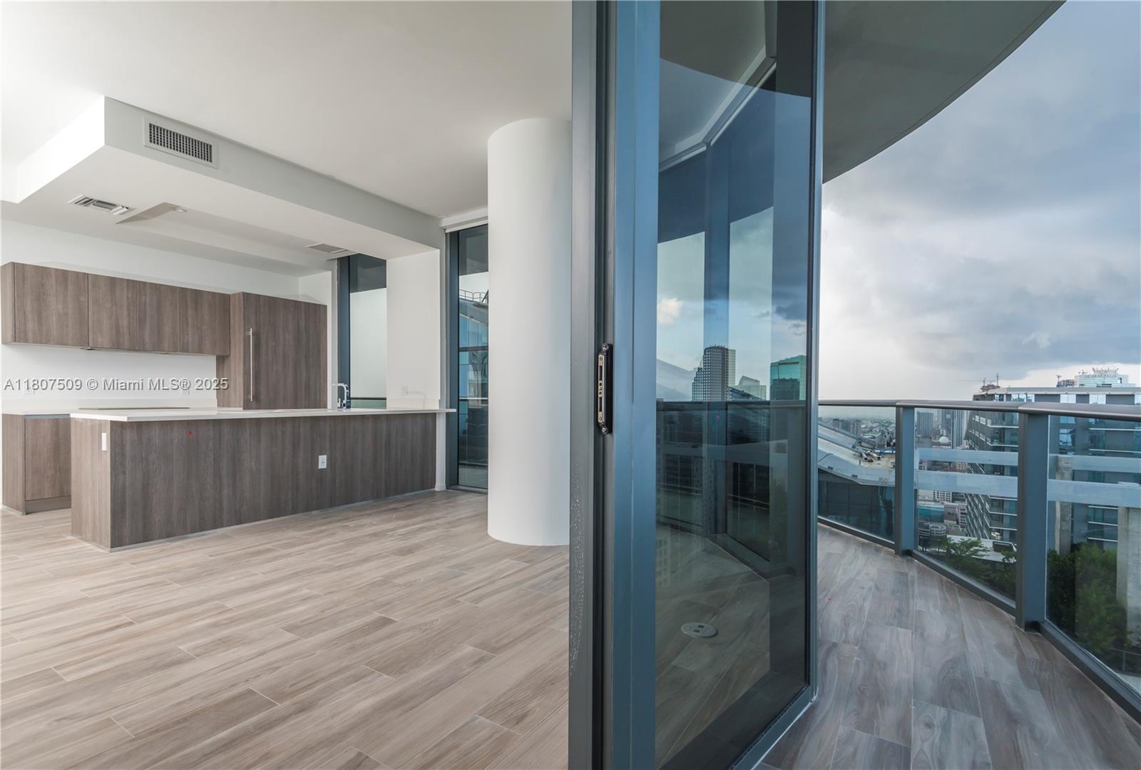 801 S Miami Ave #5005, Miami FL 33130
