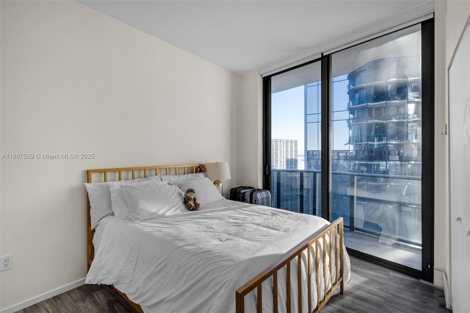 801 S Miami Ave #5005, Miami FL 33130