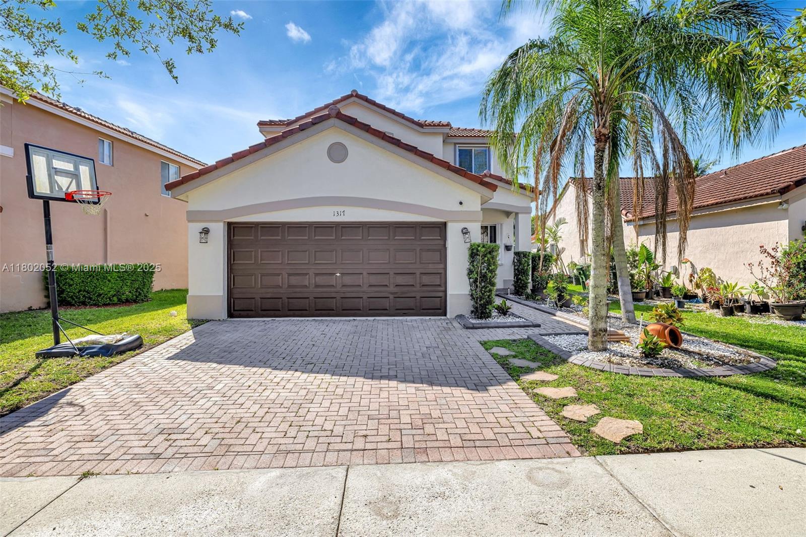 1317 Majesty Ter, Weston, Florida image 2