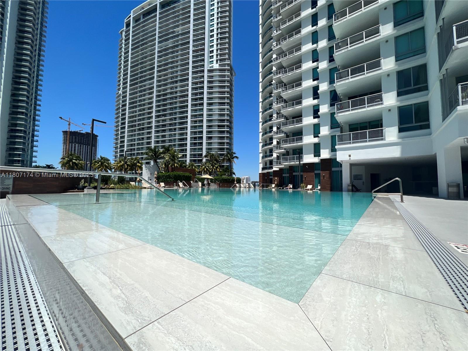 Condo for Sale in Miami, FL