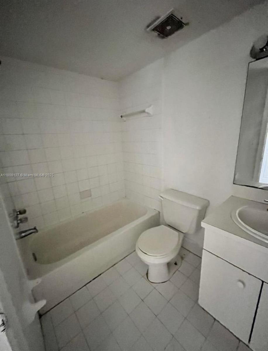 2421 NW 56th Ave #2-202, Lauderhill, Florida image 7