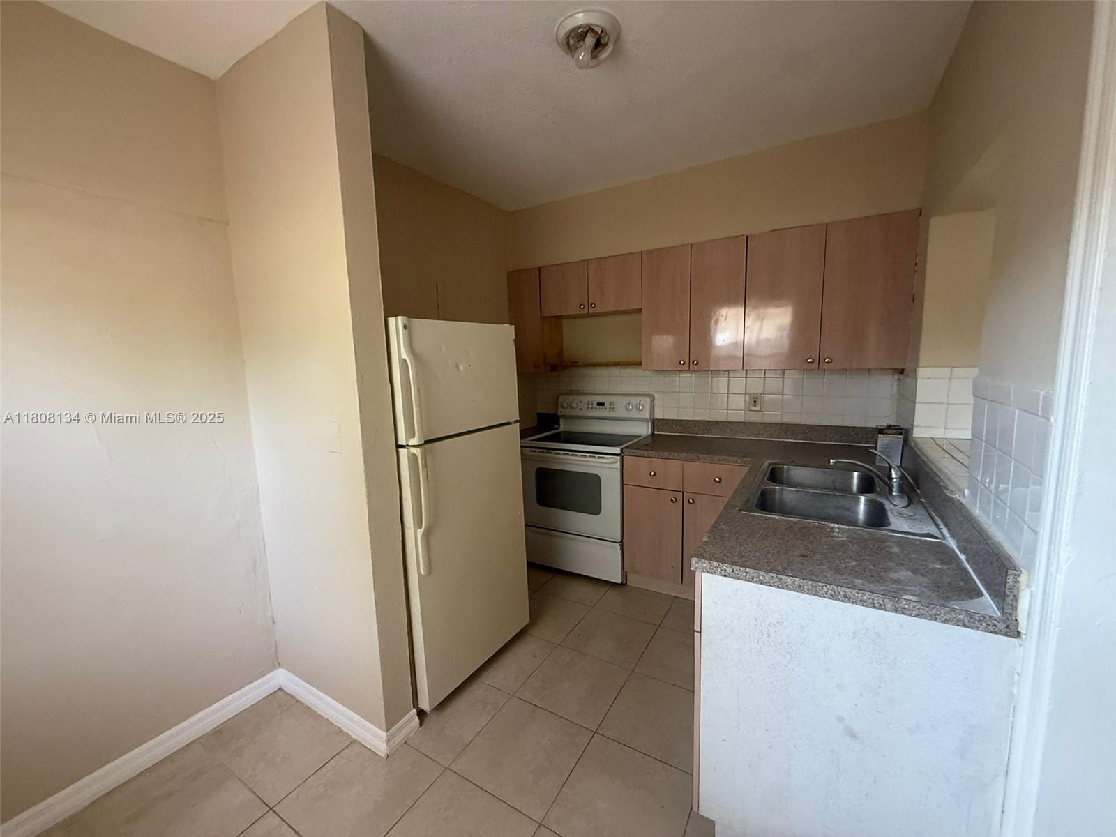 1025 NW 3rd Ave, Fort Lauderdale, Florida image 14