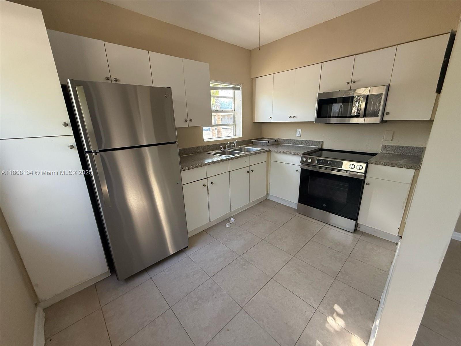 1025 NW 3rd Ave, Fort Lauderdale, Florida image 4