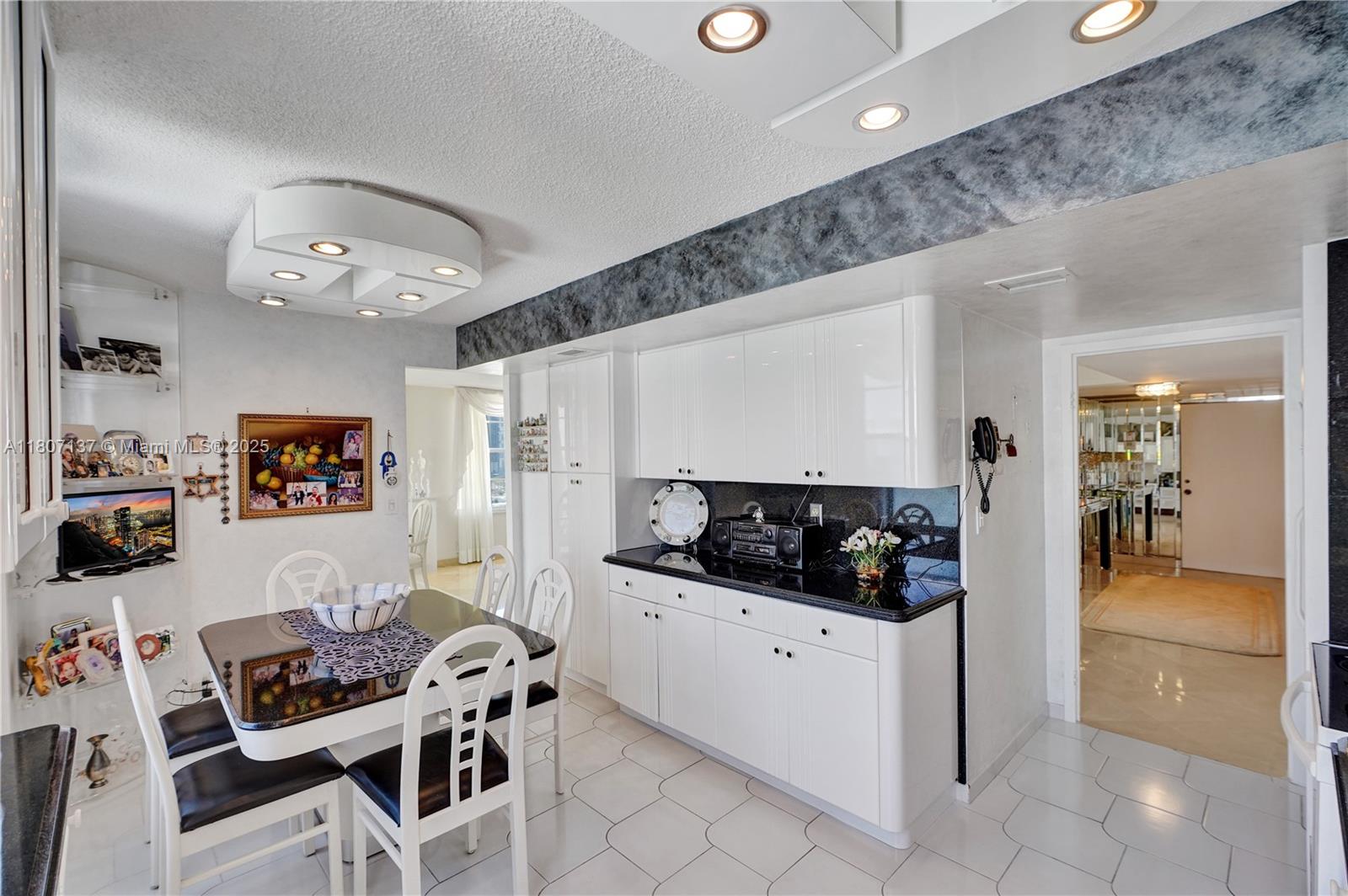 231 174th St #2319, Sunny Isles Beach, Florida image 17