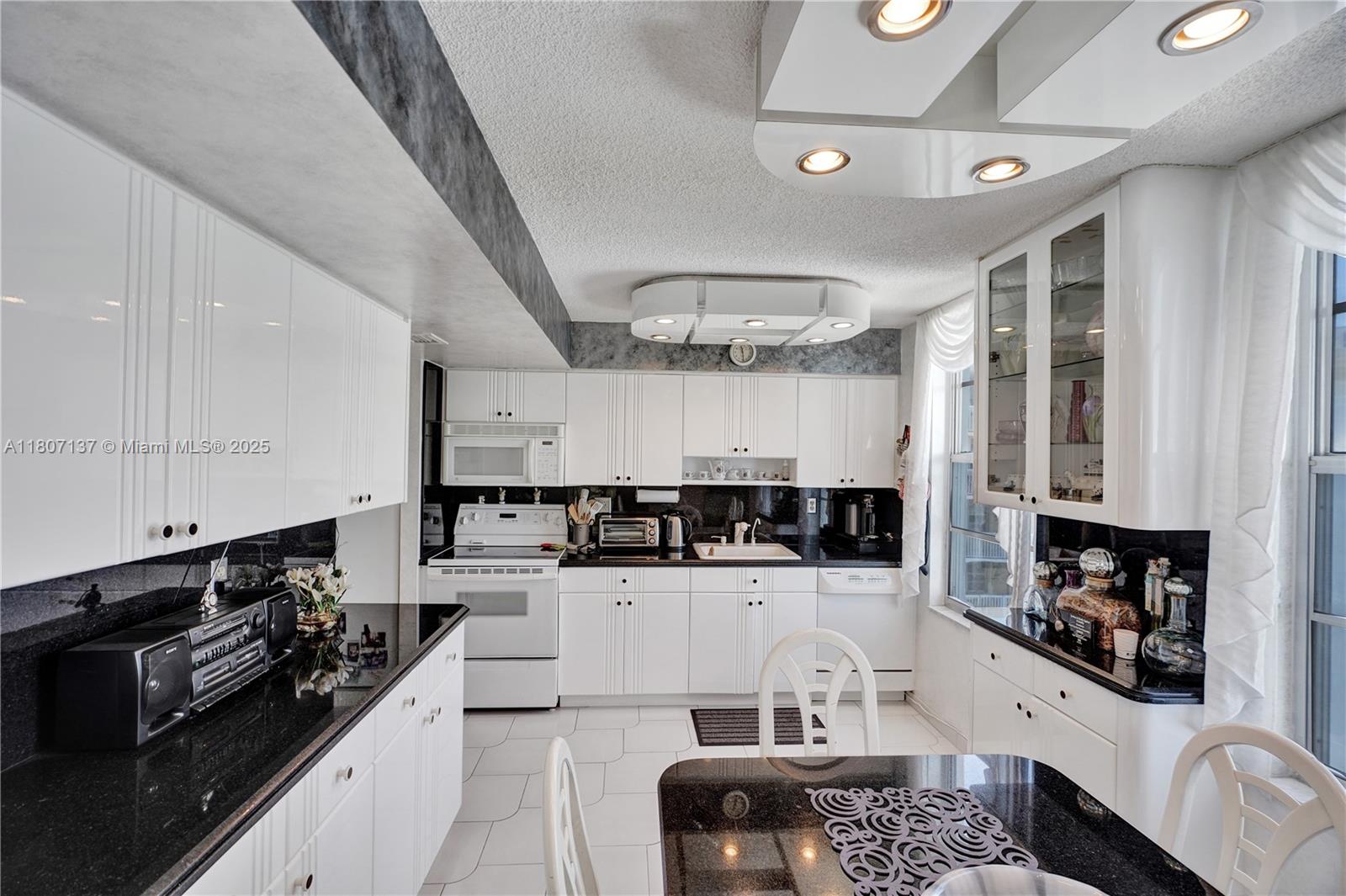 231 174th St #2319, Sunny Isles Beach, Florida image 18