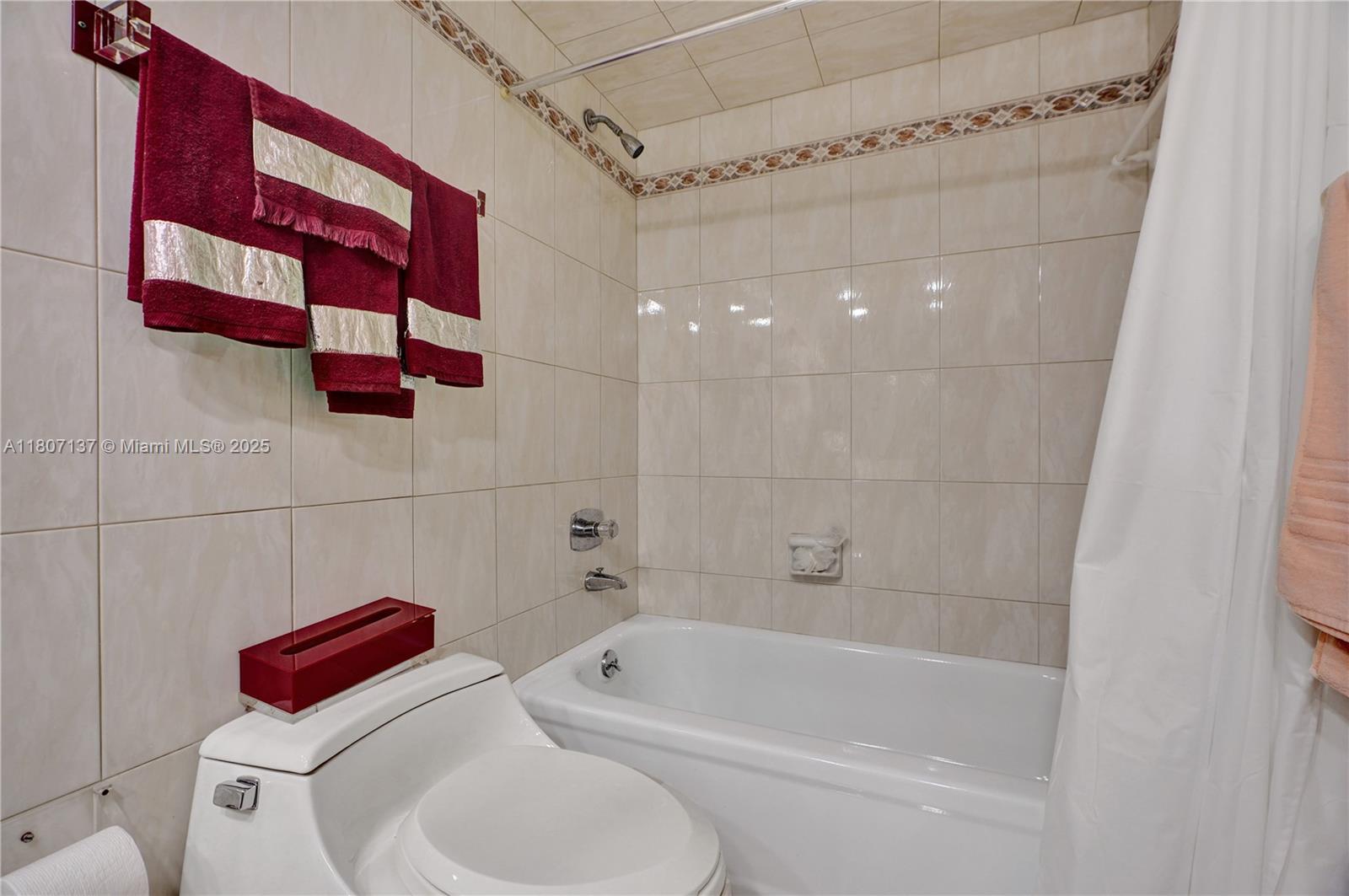 231 174th St #2319, Sunny Isles Beach, Florida image 43