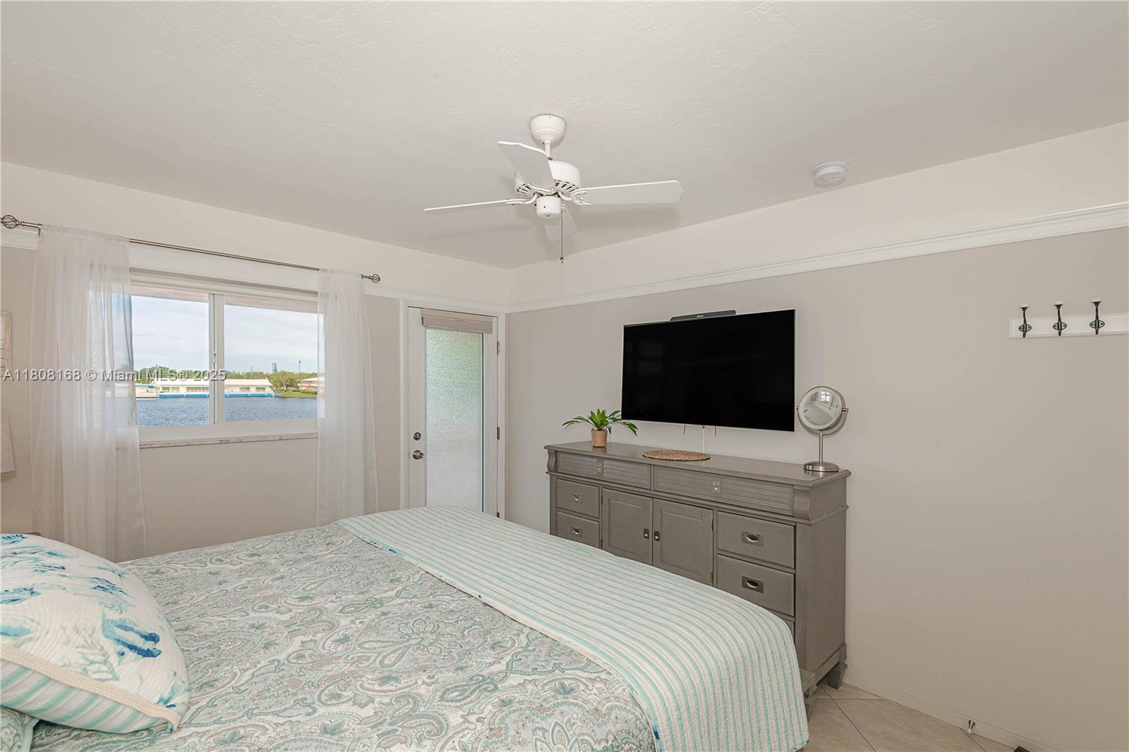 1050 SW 11th St #20L, Hallandale Beach, Florida image 21