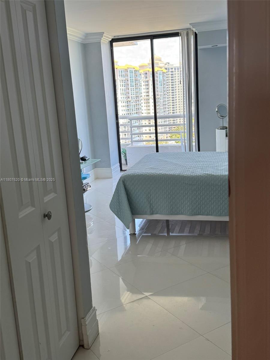 Residential, Aventura, Florida image 11