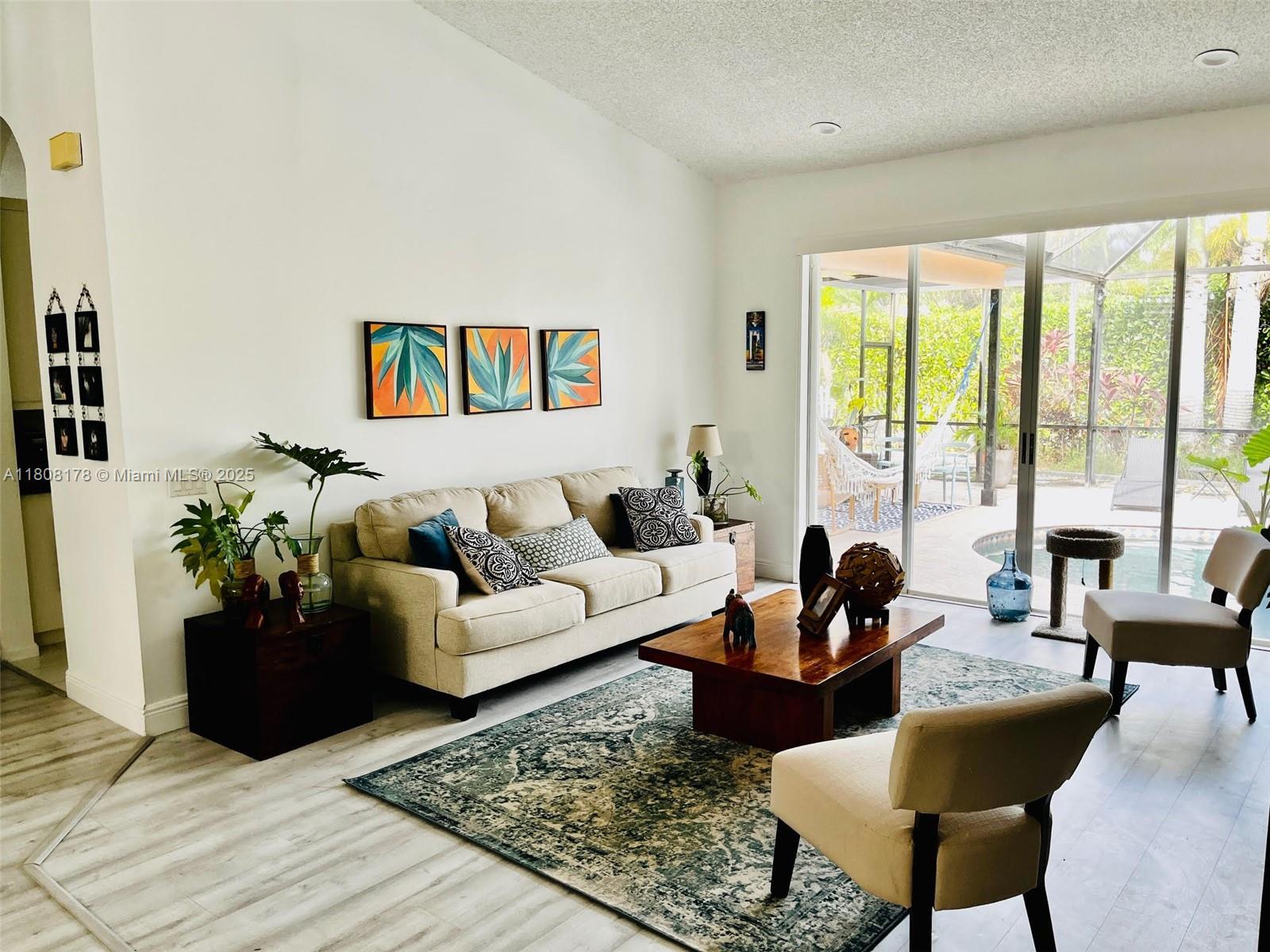 1987 S Landing Way, Weston, Florida image 1