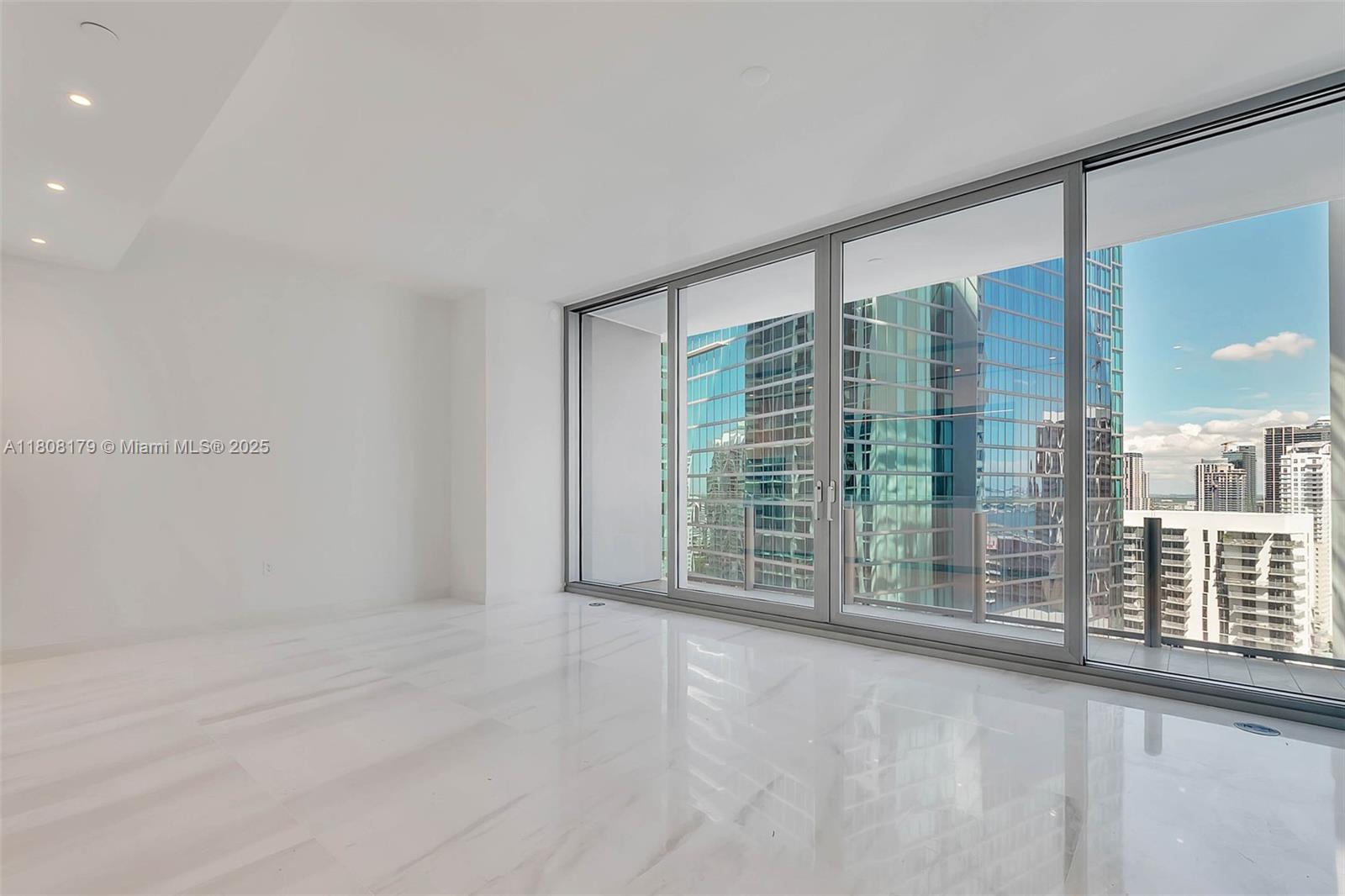 Apartamento para Alugar em Miami, FL