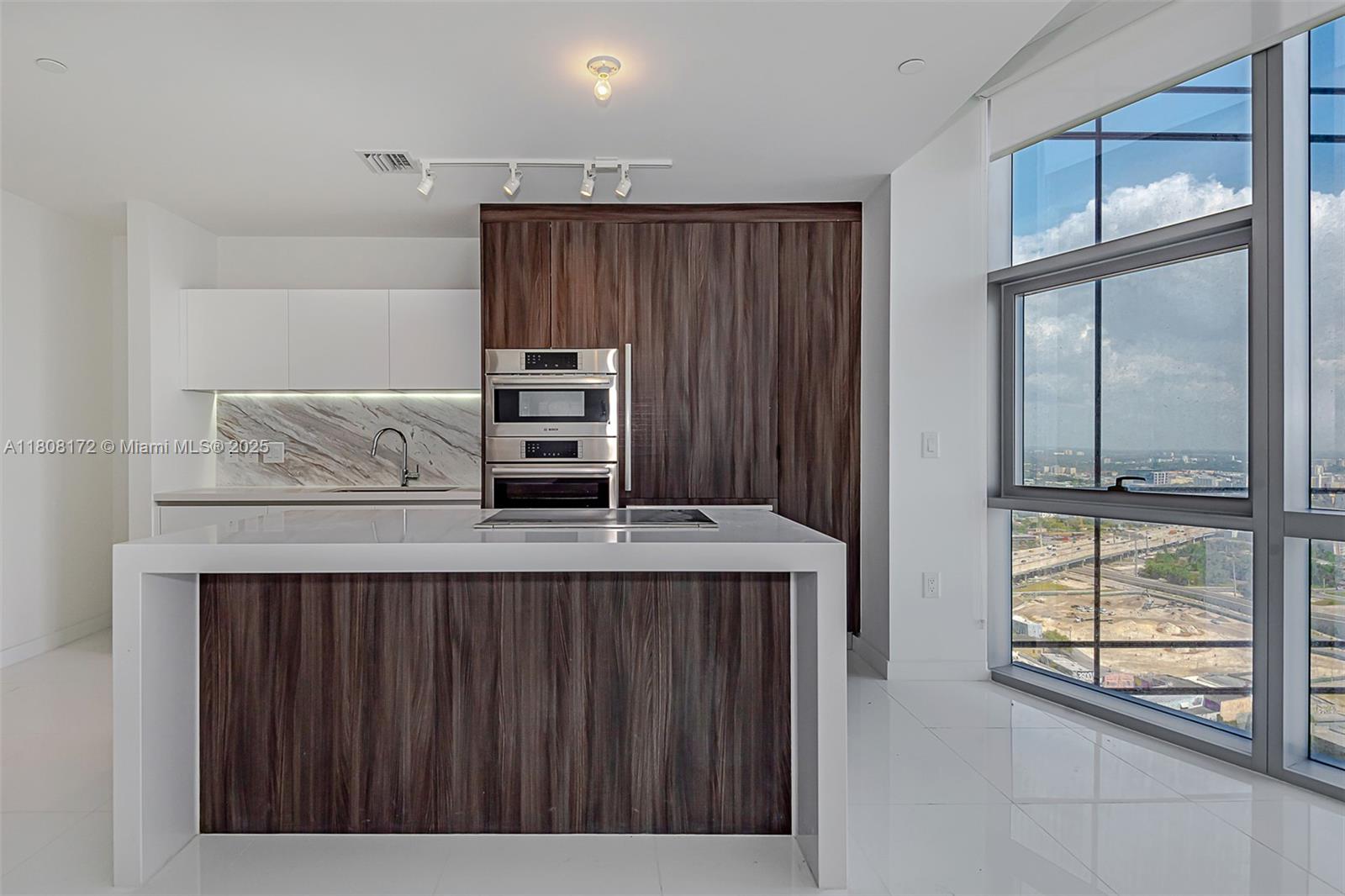 851 NE 1st Ave #3102, Miami FL 33132