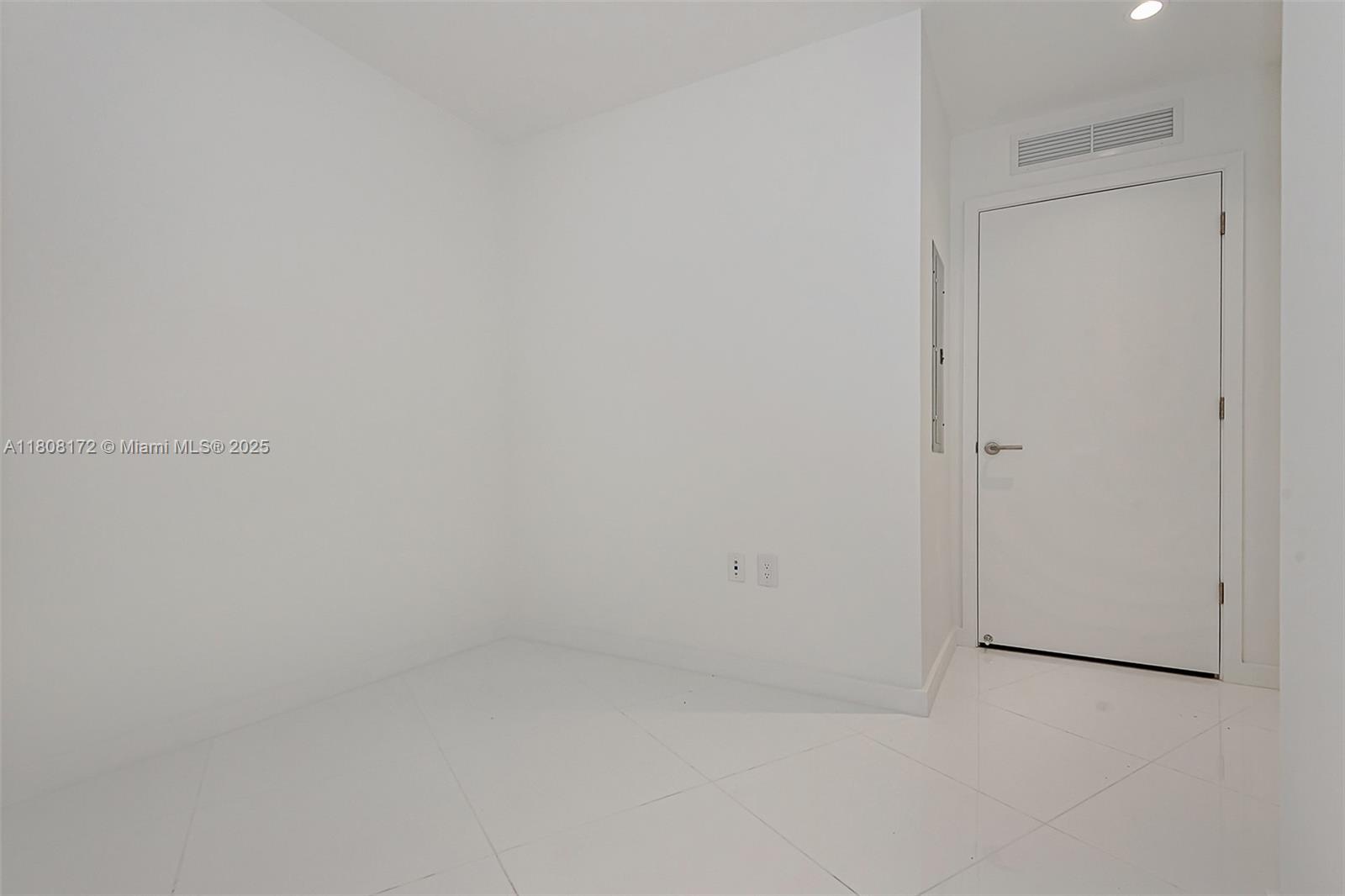 851 NE 1st Ave #3102, Miami FL 33132