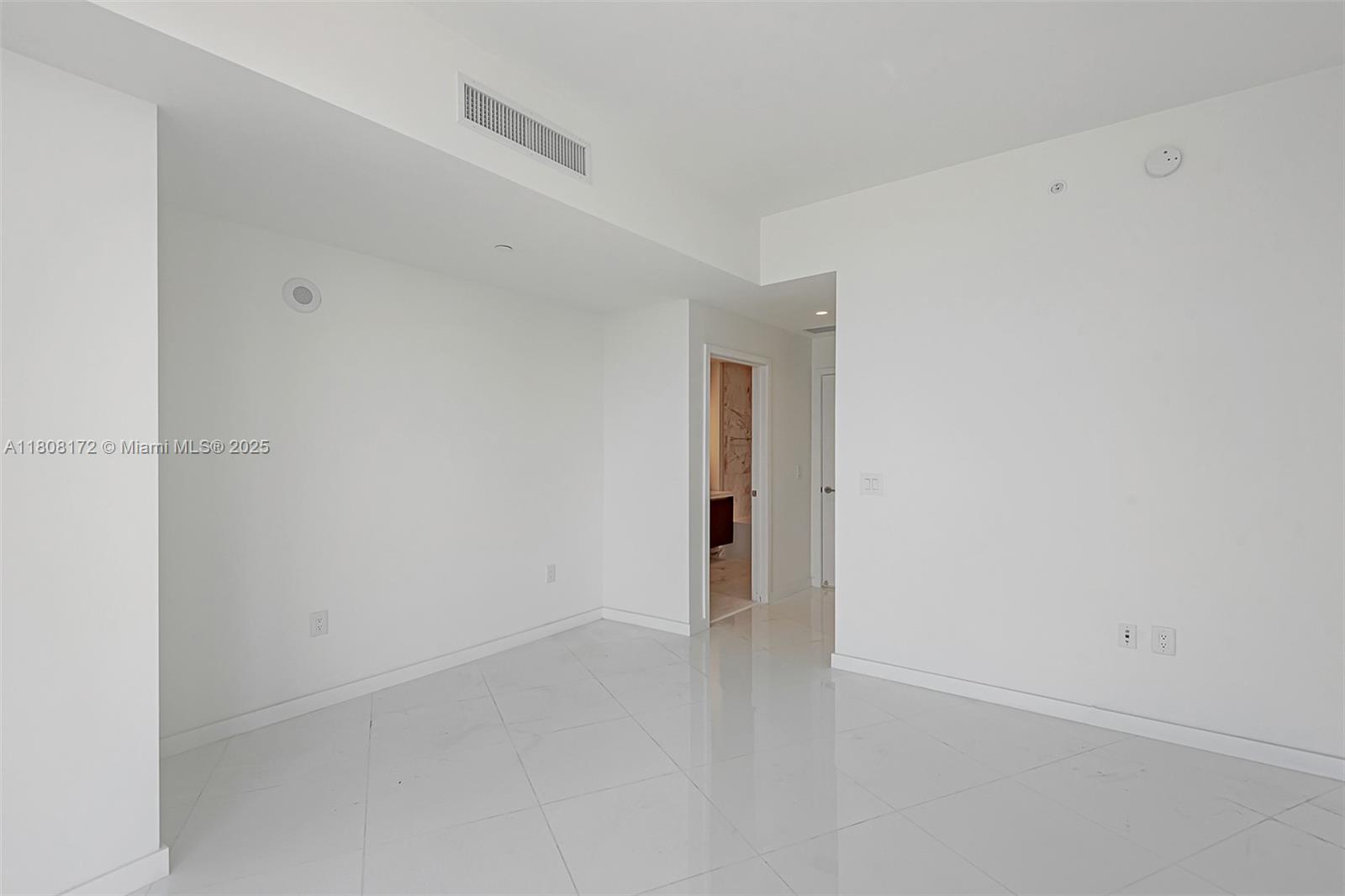 851 NE 1st Ave #3102, Miami FL 33132
