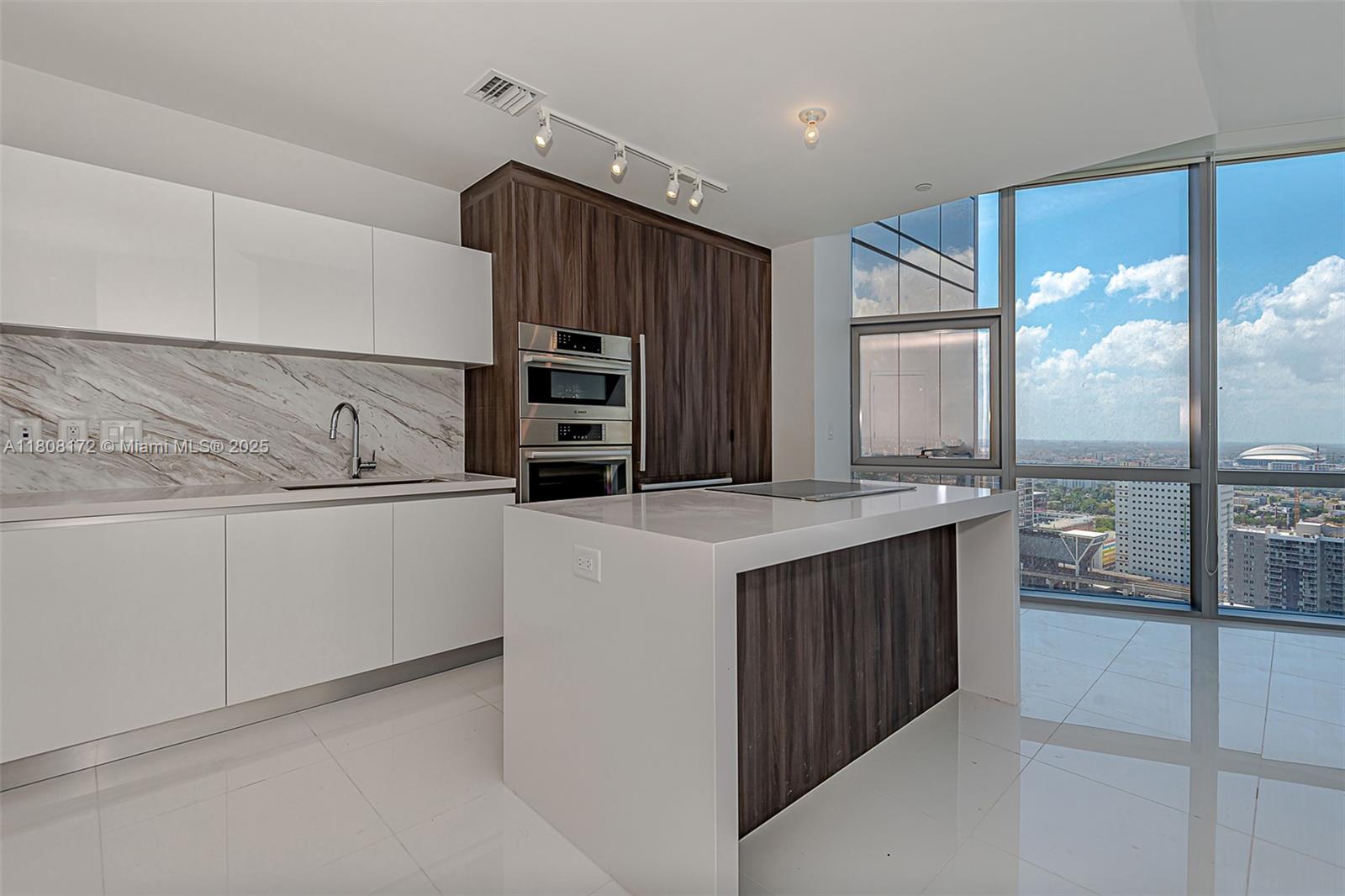 851 NE 1st Ave #3102, Miami FL 33132