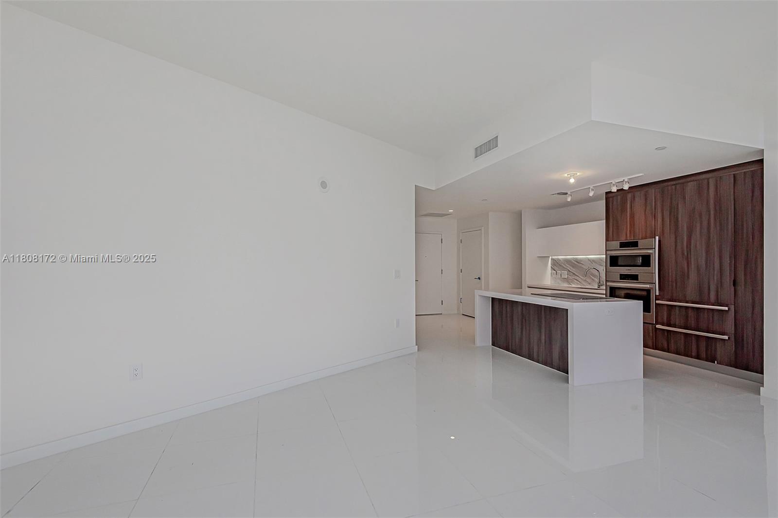 851 NE 1st Ave #3102, Miami FL 33132