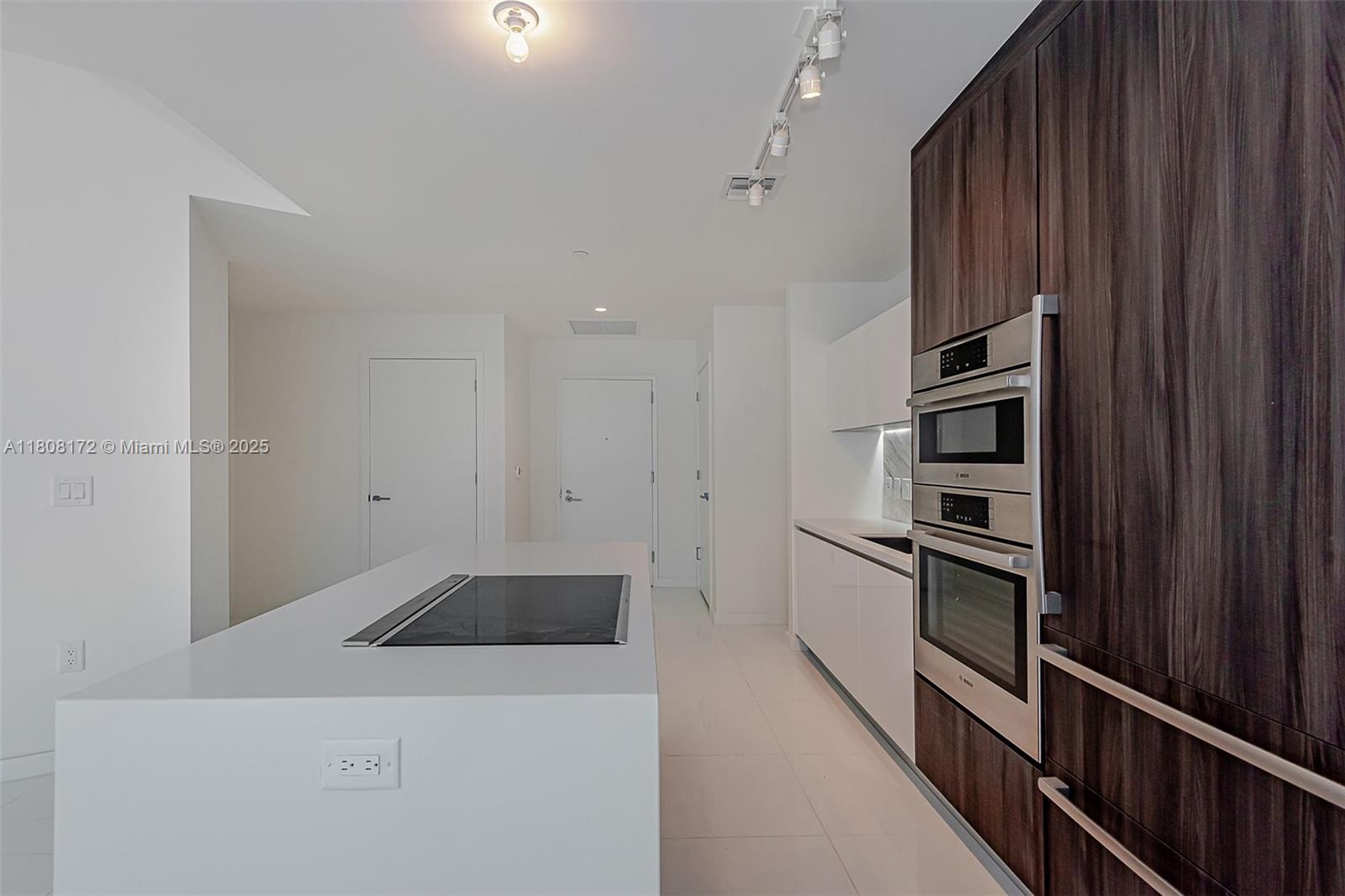 851 NE 1st Ave #3102, Miami FL 33132