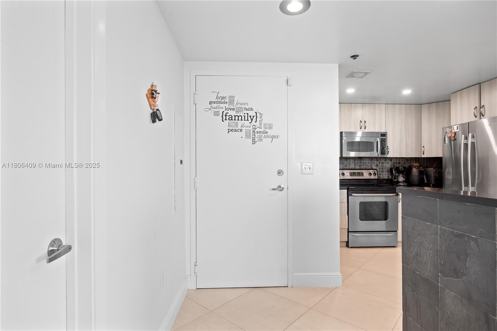 1401 SW 22nd St #701, Miami, Florida image 6