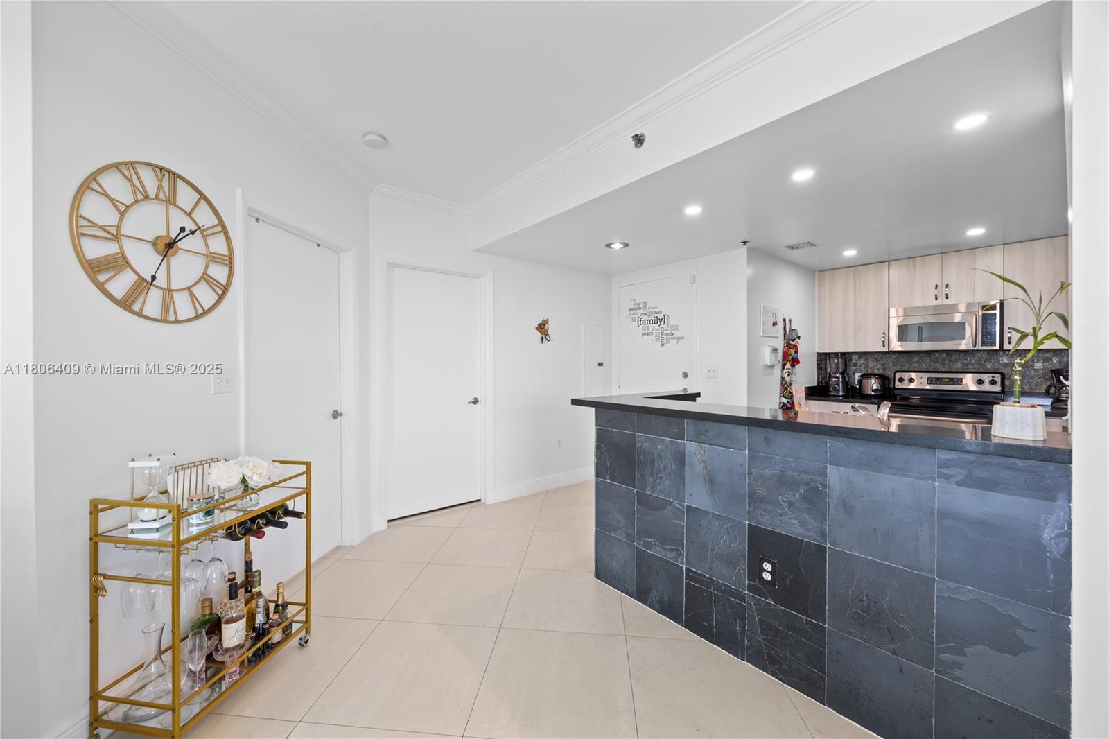 1401 SW 22nd St #701, Miami, Florida image 8