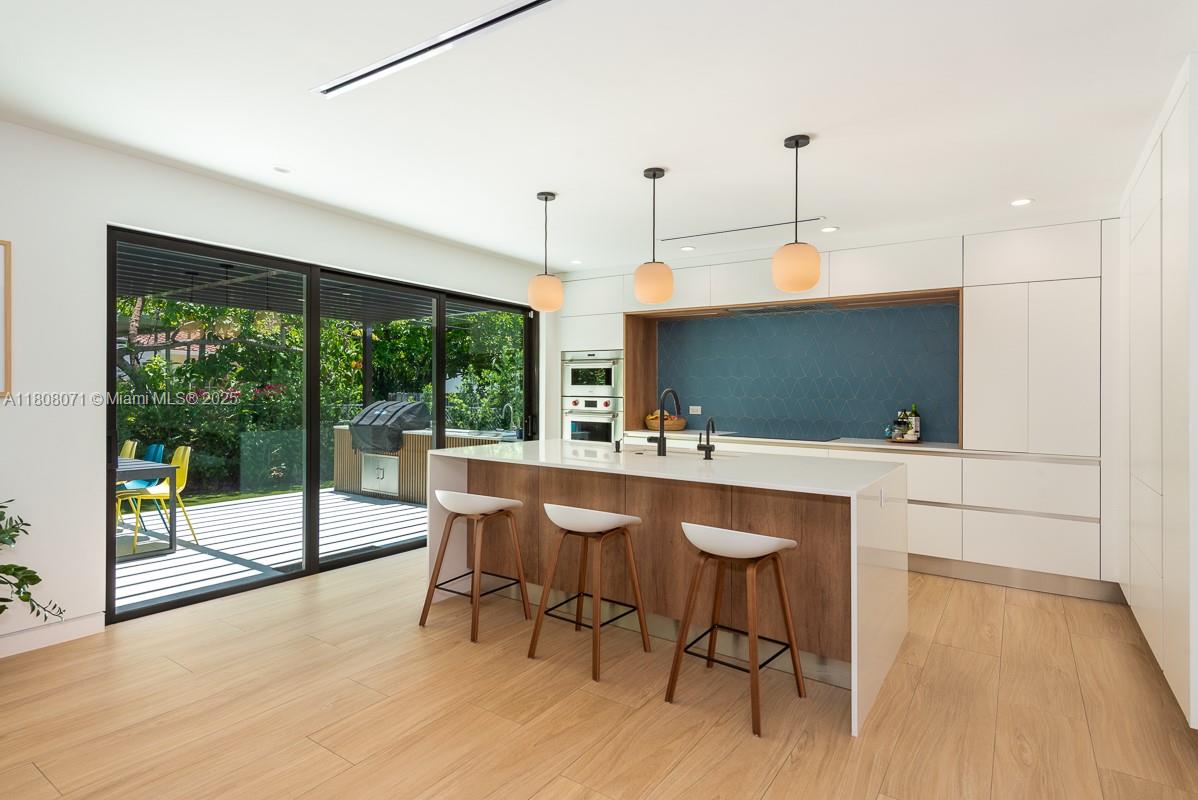 8959 Abbott Ave, Surfside, Florida image 3
