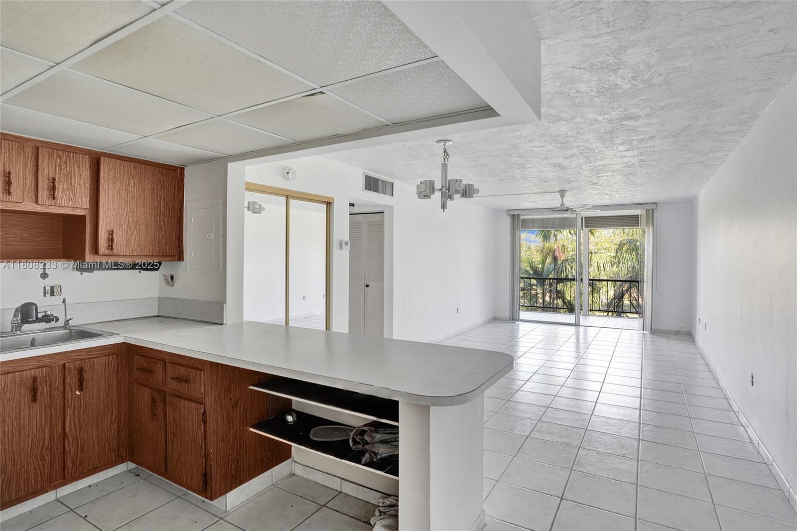 7100 NW 17th St #306, Plantation, Florida image 4