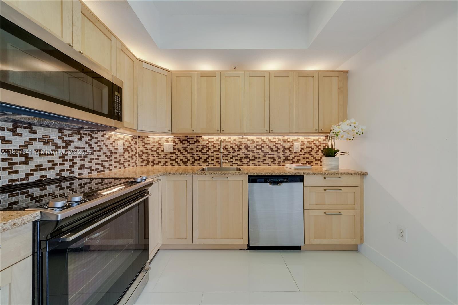 3500 Coral Way #604, Miami, Florida image 6