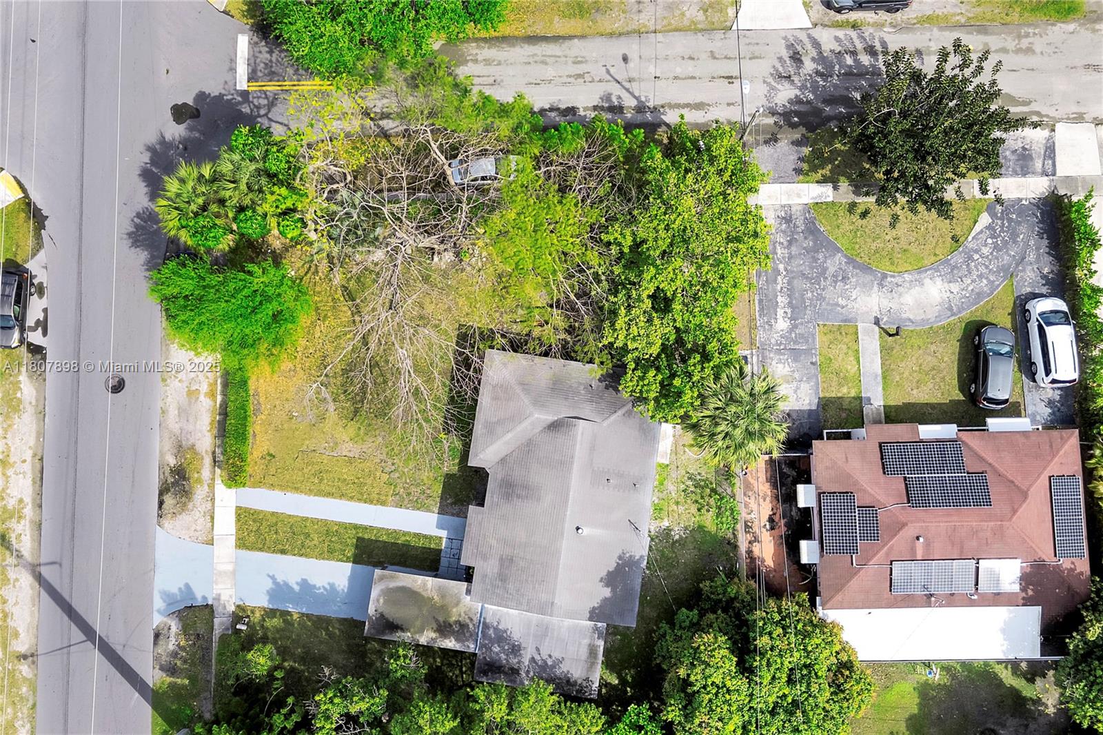 Residential, North Miami Beach, Florida image 9