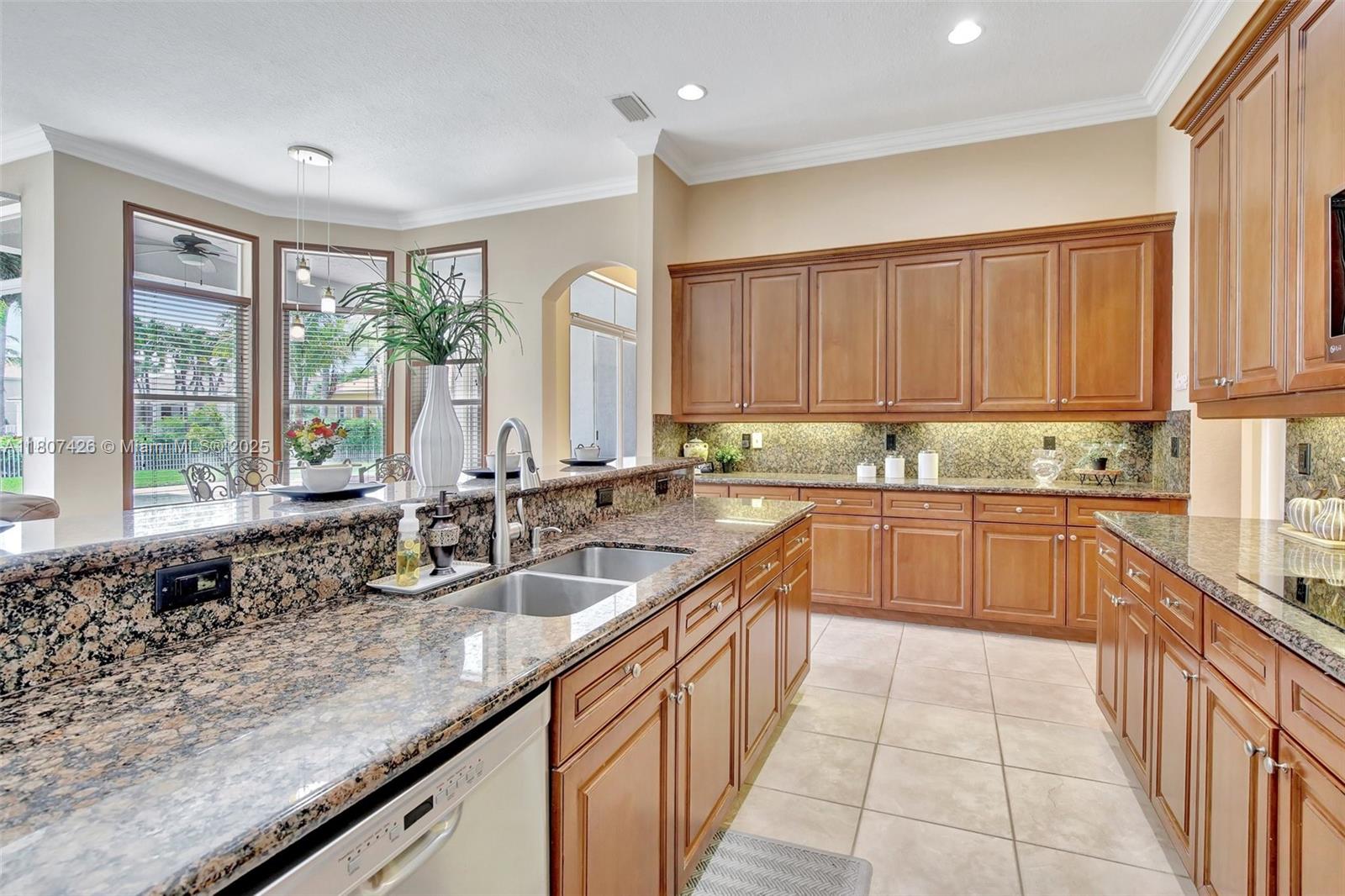 4779 Tropicana Ave, Cooper City, Florida image 10