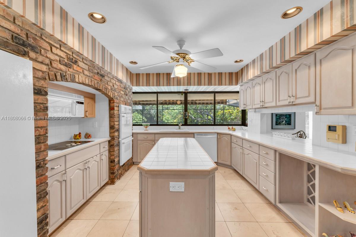 5990 SW 135th Ter, Pinecrest, Florida image 10