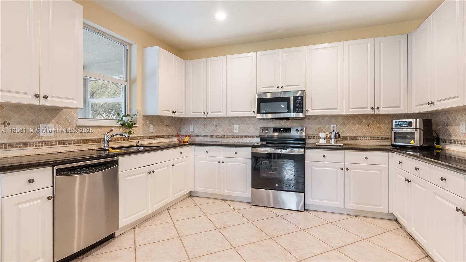 3945 Heron Ridge Ln, Weston, Florida image 24