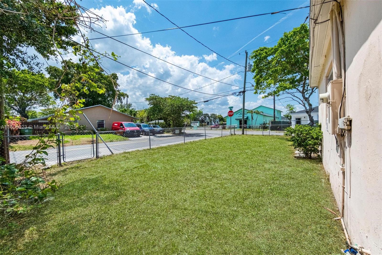 323 NW 9th St, Hallandale Beach, Florida image 23
