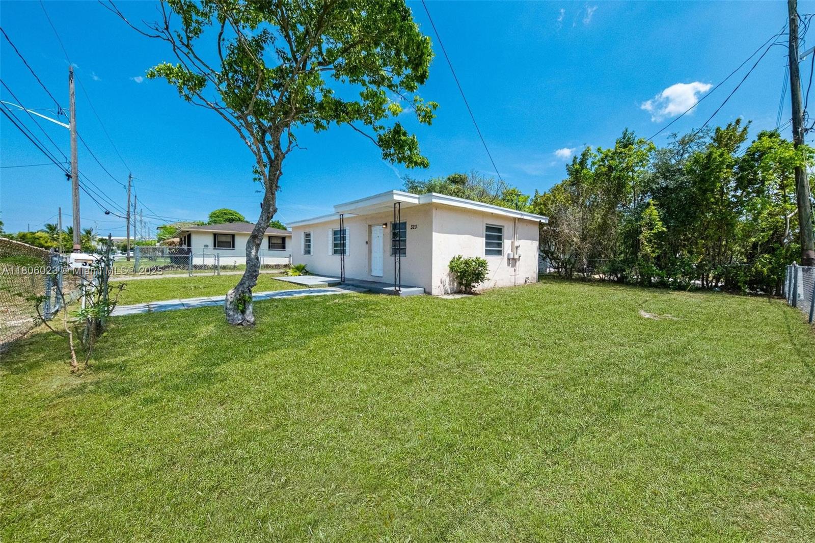 323 NW 9th St, Hallandale Beach, Florida image 25