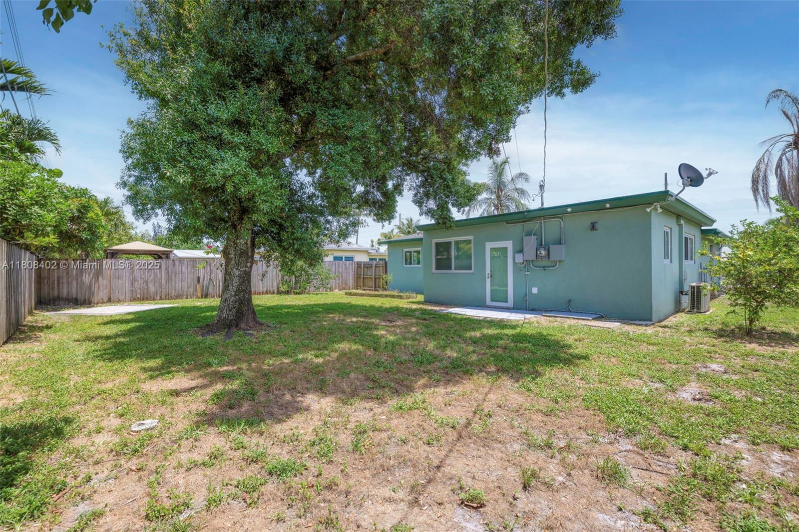 2765 SW 47th St, Dania Beach, Florida image 4