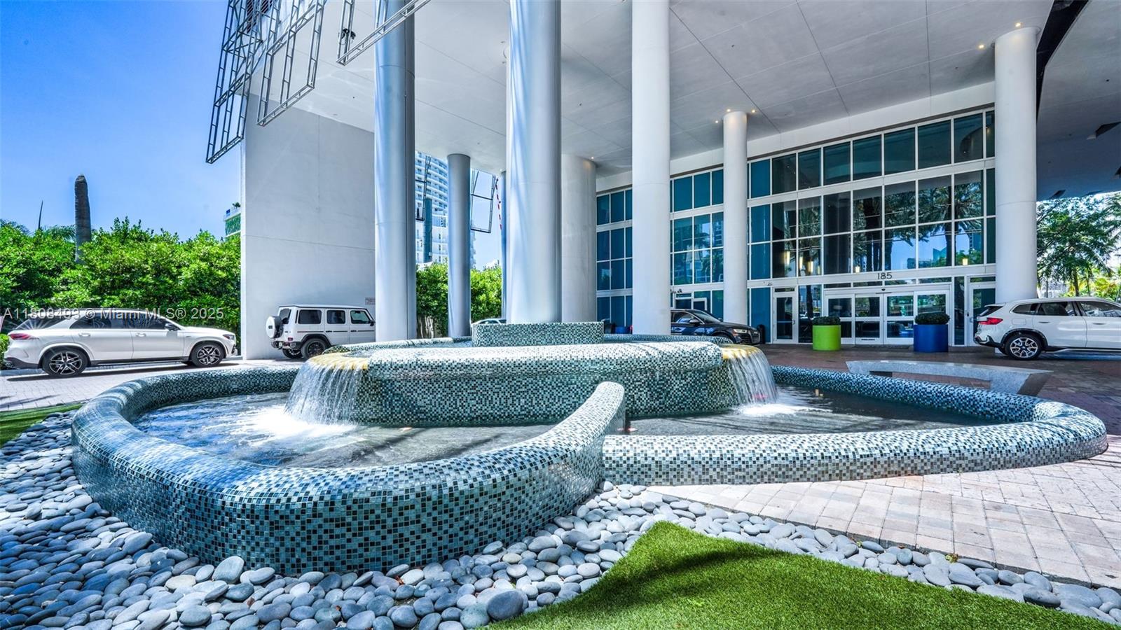 185 SW 7th St #2911, Miami, Florida image 31
