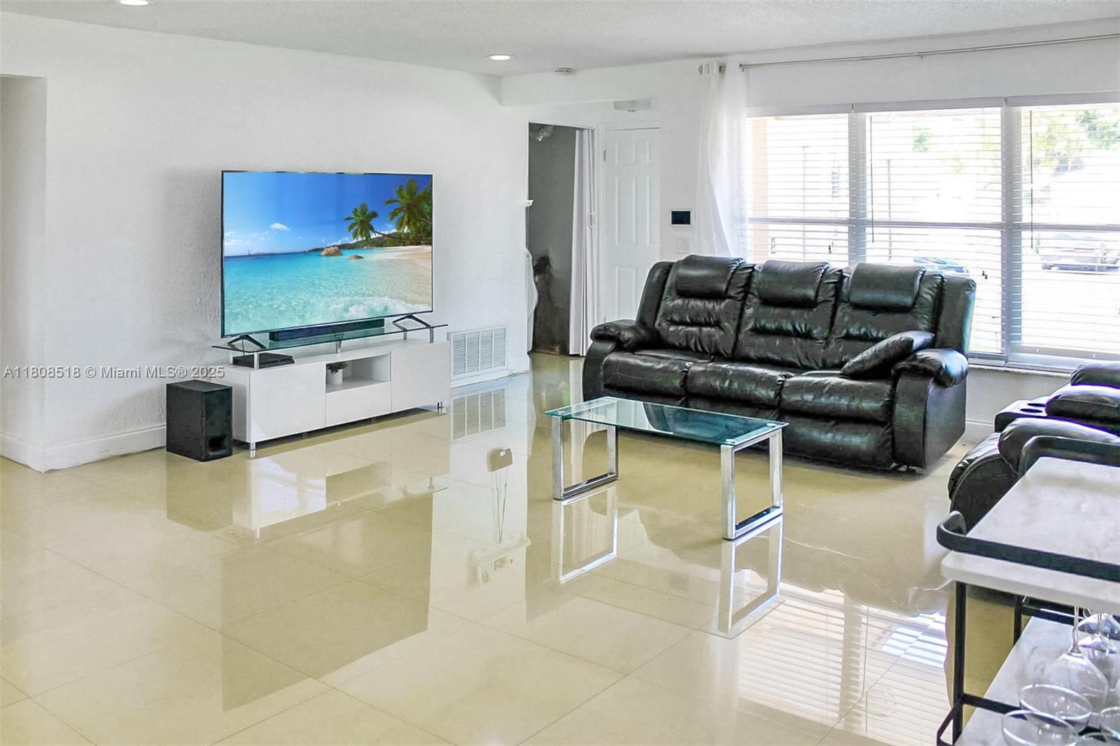 9400 NW 13th St, Pembroke Pines, Florida image 7